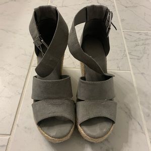 Gray wedges